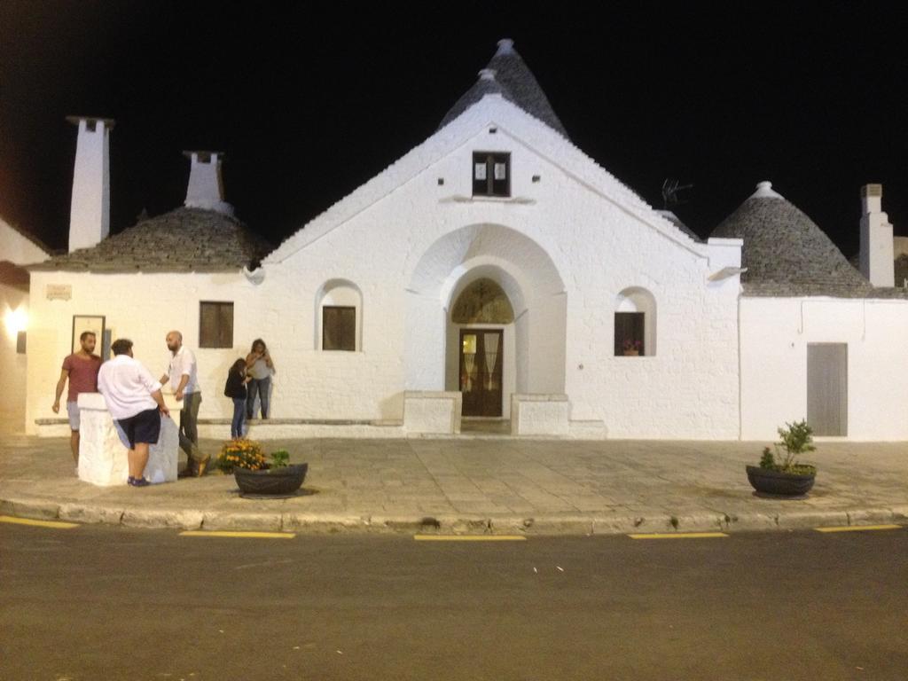 Trullo Di Giovannina Casa Vacanza อัลเบโรเบลโล ภายนอก รูปภาพ